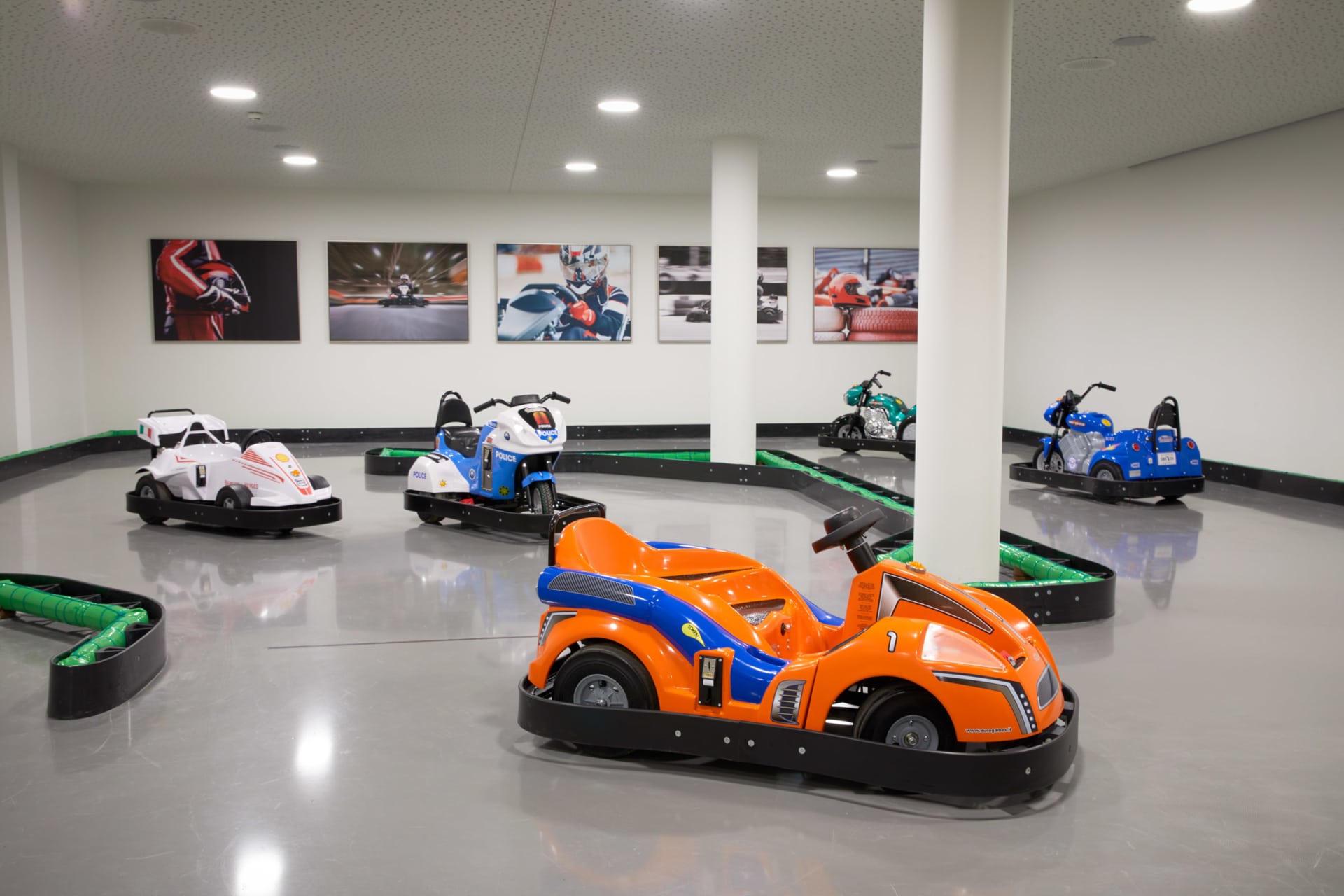 Kinderwelt-Indoor-Kartbahn-2