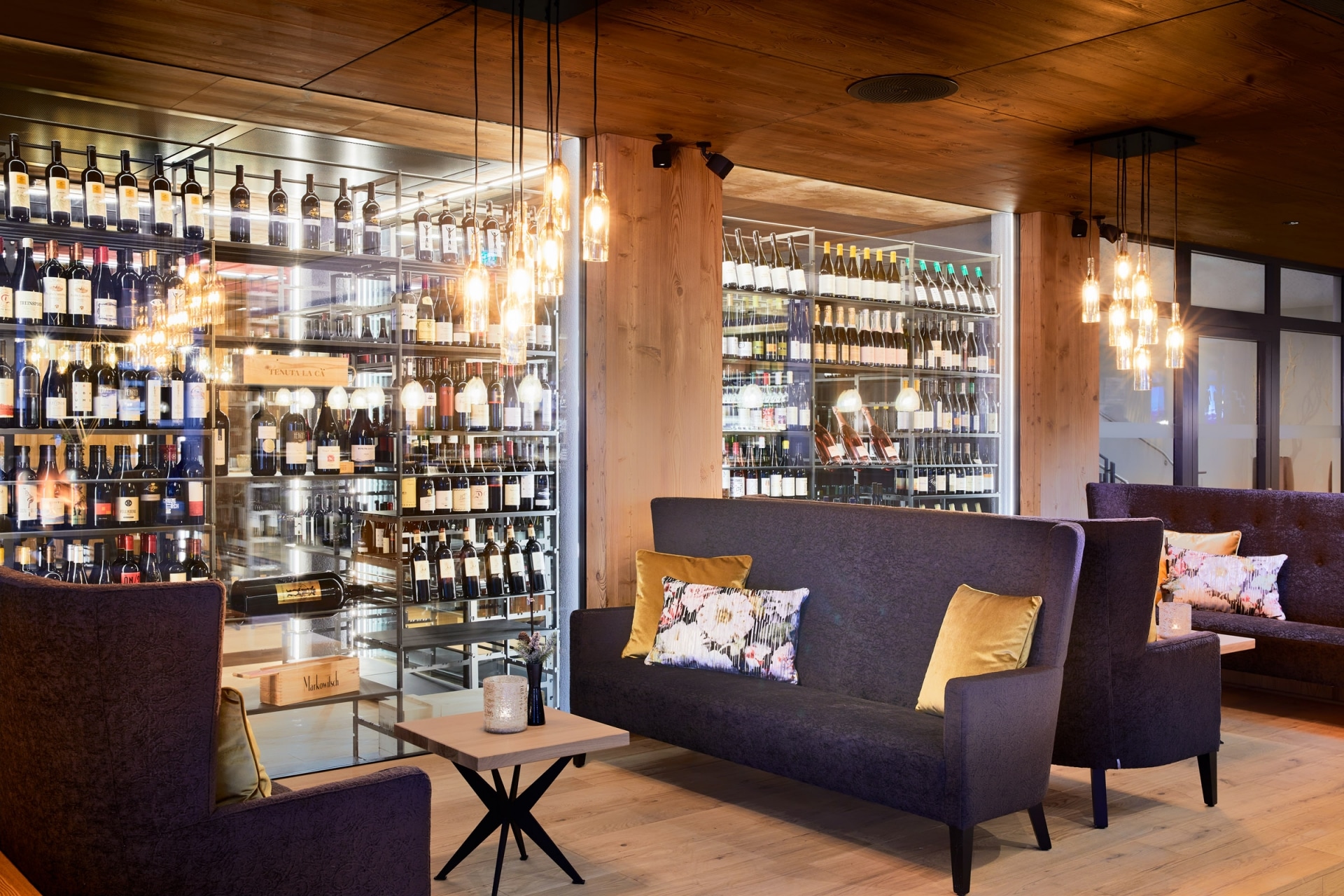 Vinothek-Lounge